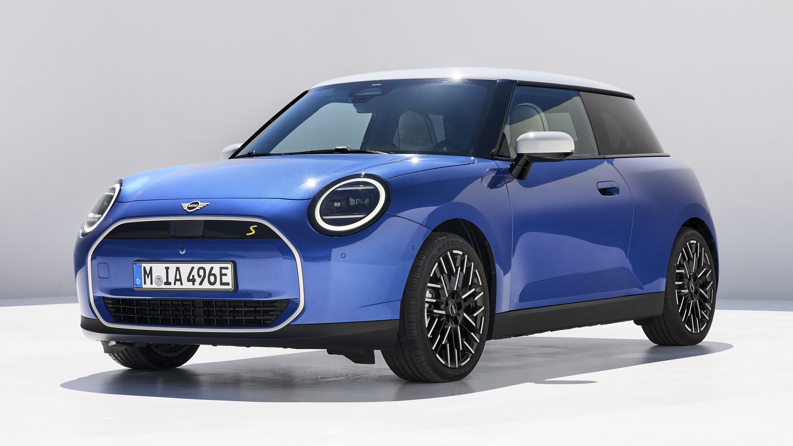 Mini Cooper 2024 3 door Hatch Now Fully Electric With Up To 215hp